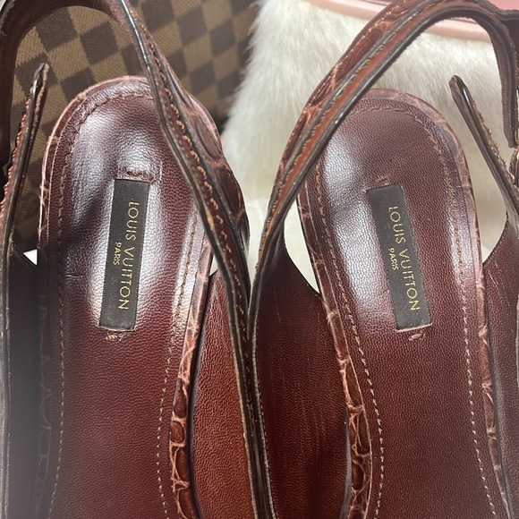 LOUIS VUITTON Crocodile Heels - Picture 10 of 12